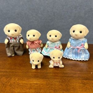 Calico critters, Yellow Labrador family